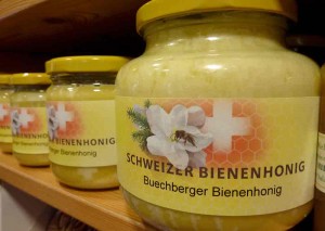 Bienenhonig-Schweiz-P100092